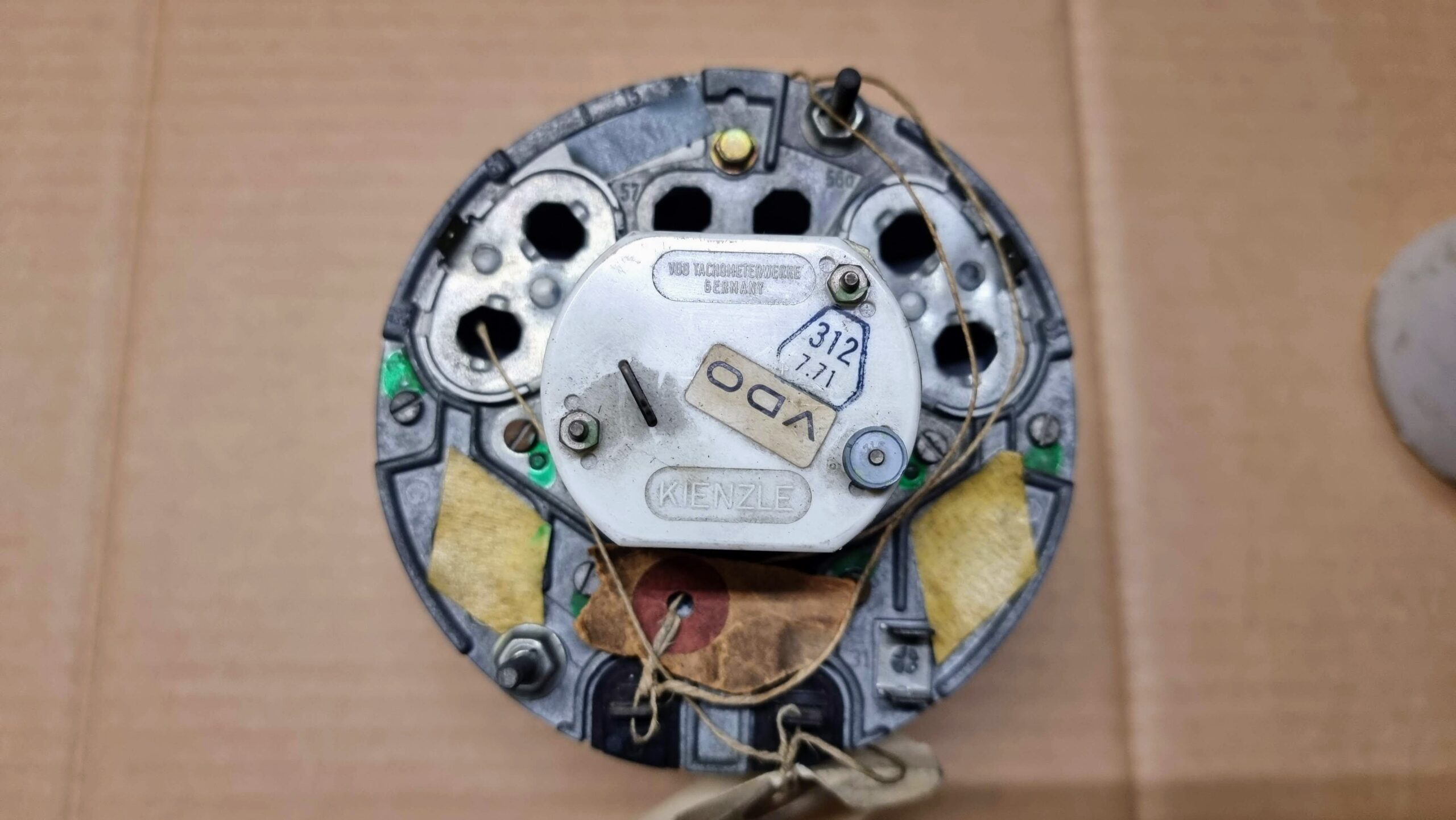 NOS 411919203H Clock, 12v