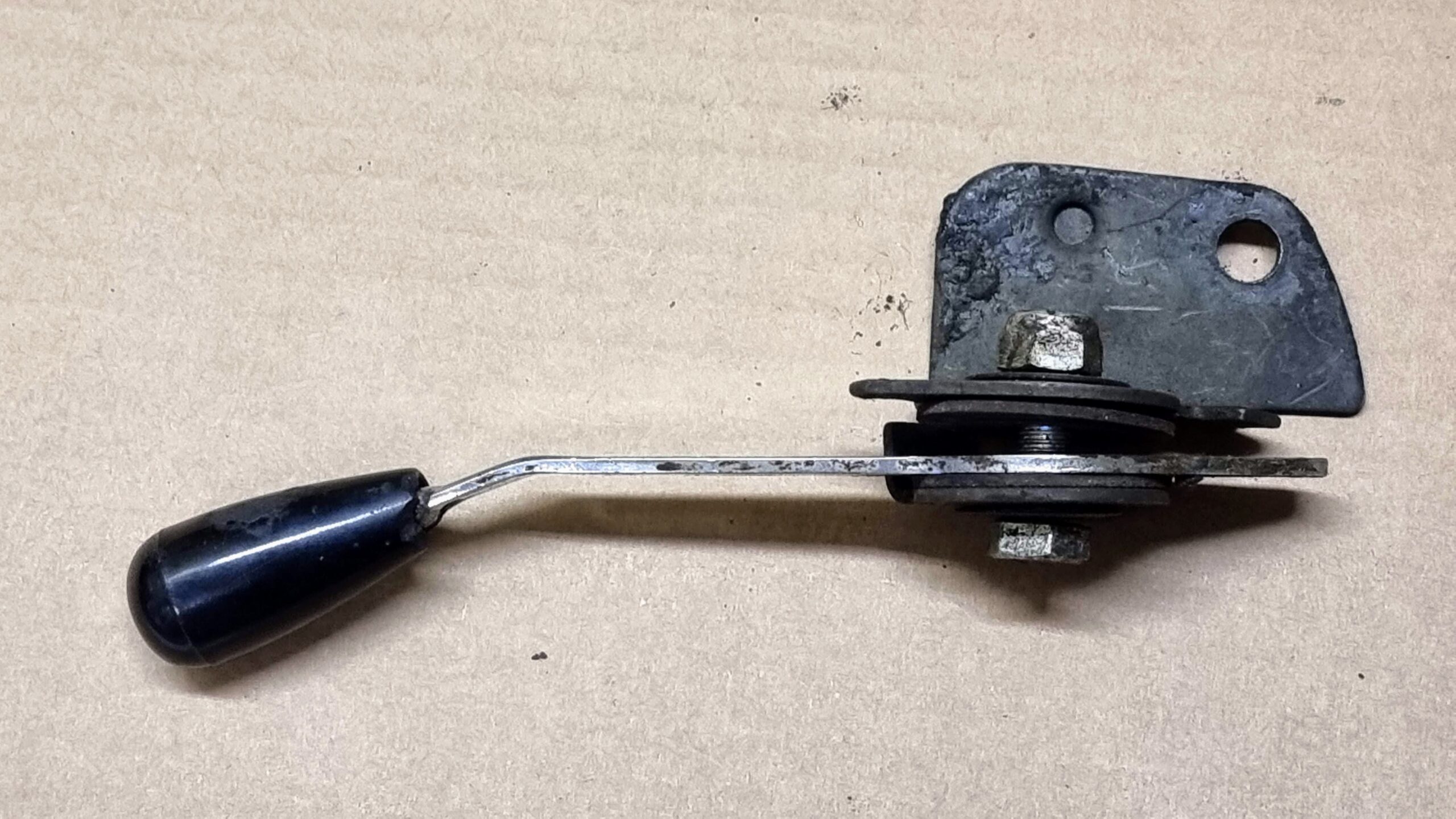 USED 90142471103 Actuating lever with bracket