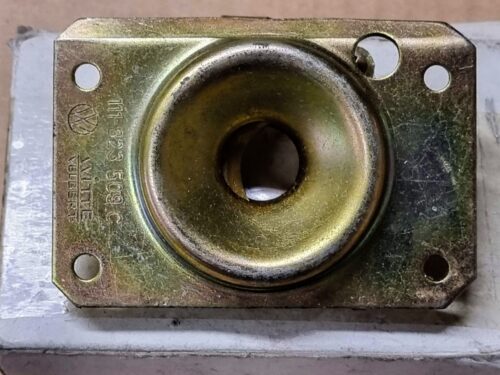 NOS 111823509 C Lock on apron