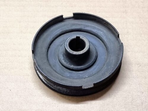 USED 021903109A Generator pulley