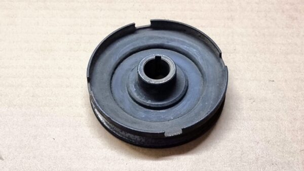 USED 021903109A Generator pulley