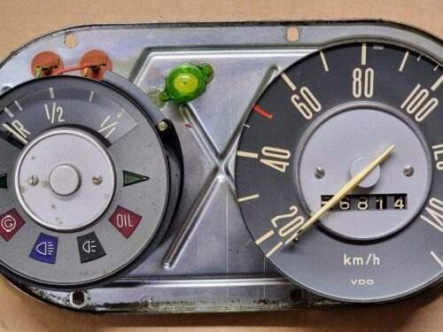 USED 211957055 U Speedometer & Fuel gauge set