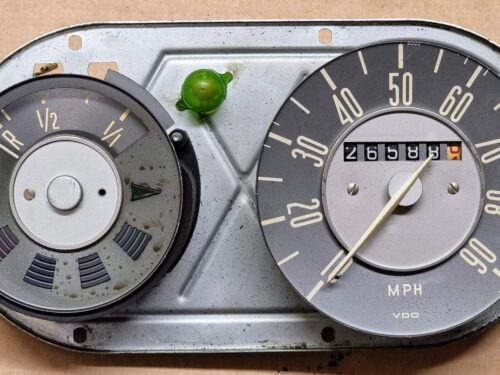 USED 211957057 Speedometer & Fuel gauge set