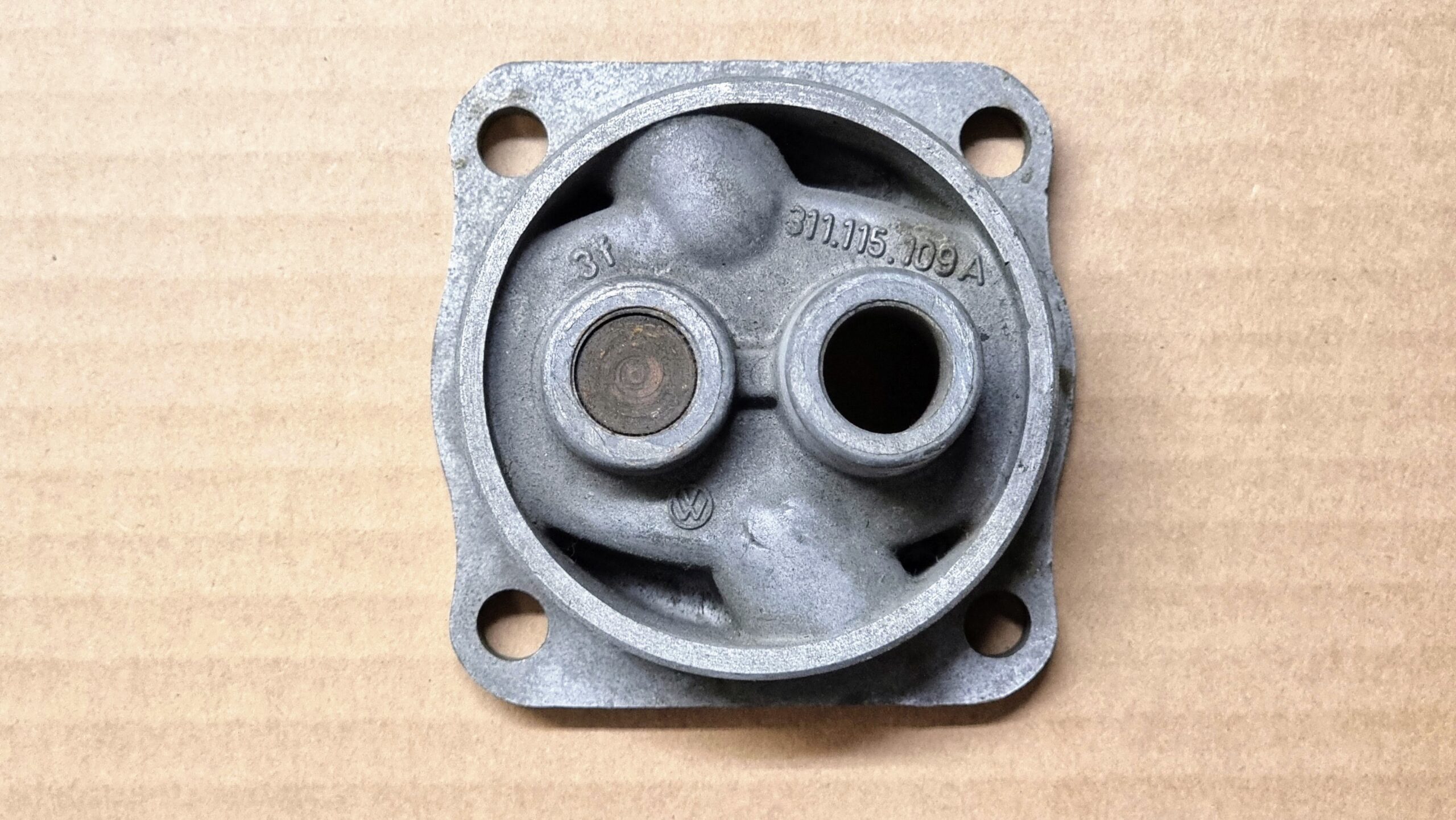 NOS 311115107A Body, oil pump