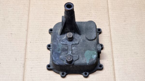 USED 002301205 Gearshift housing