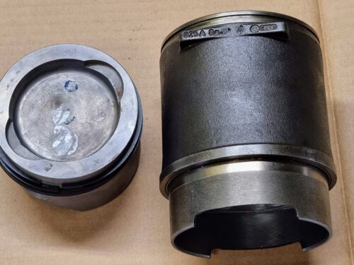 NOS 025198075 Cylinder with piston kit 94mm