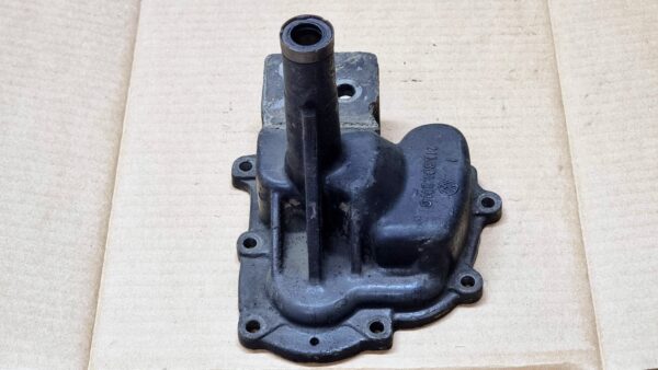 USED 211301205H Gearshift housing