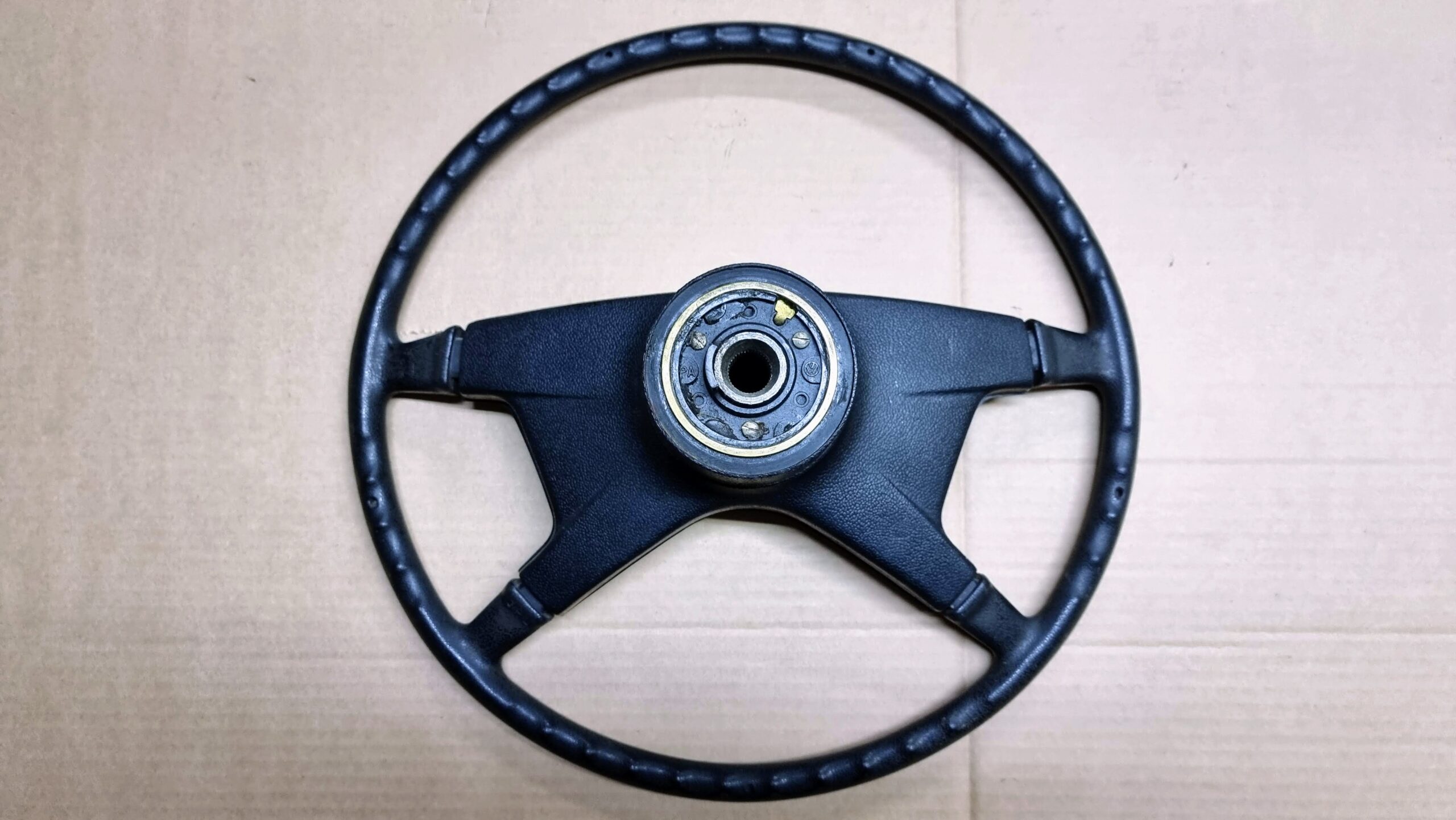 USED 183419651 Steering wheel