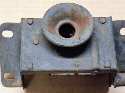 USED 111823509A Lock on apron, 4 holes