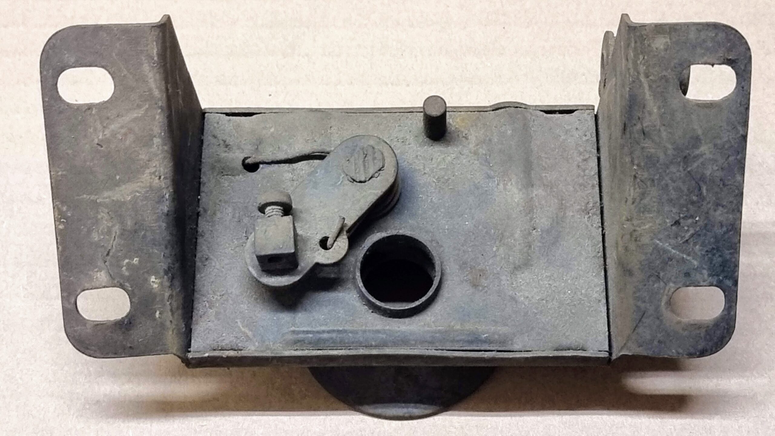 USED 111823509A Lock on apron, 4 holes