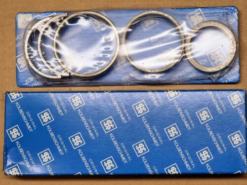 NOS 025198475A Main bearing set 0.50 / 0.50