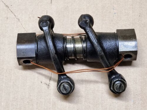 USED 022109400 Rocker shaft, complete