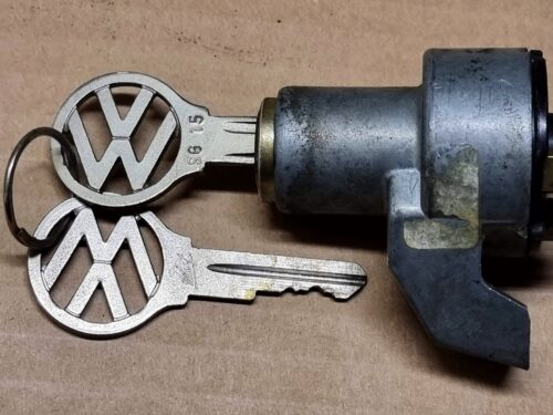 NOS 111905803A Ignition starter switch with keys