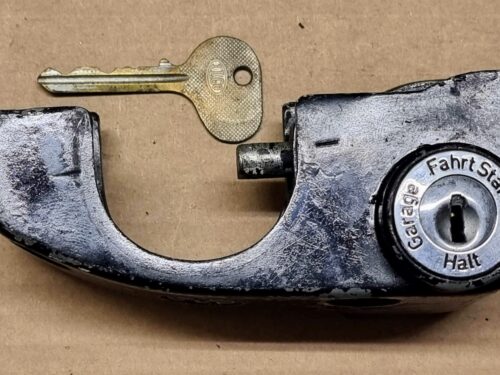 USED 111905851E (3) Steering lock with lock cylinder and key