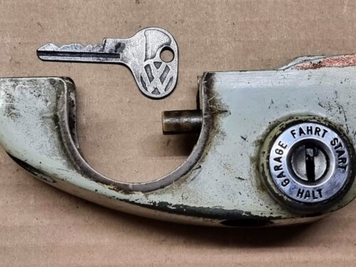 USED 111905851E (2) Steering lock with lock cylinder and key