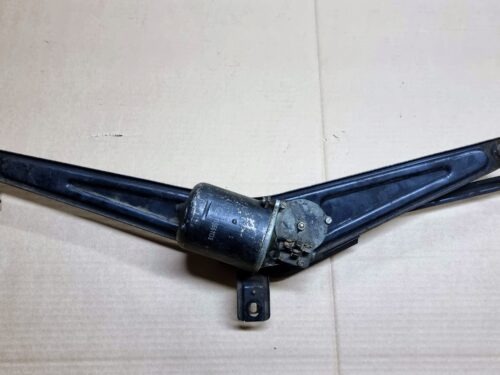 USED 211955031A Wiper assembly 12v