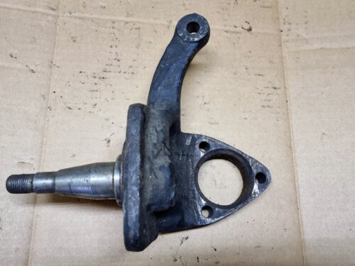 USED 113407311E Steering knuckle, drum brake, left
