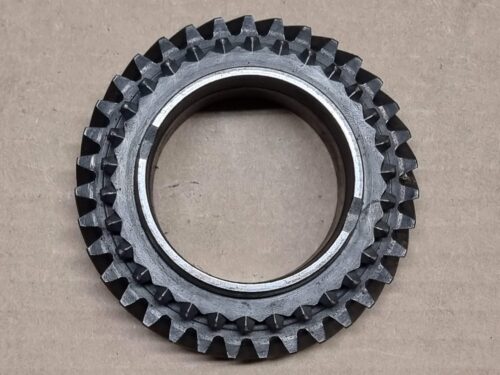 USED 113311261 Gear, 2nd speed, on drive pinion