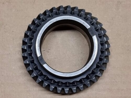 USED 113311261A Gear, 2nd speed, on drive pinion