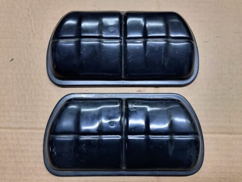 NOS 111101475 Covers, cylinder head, pair