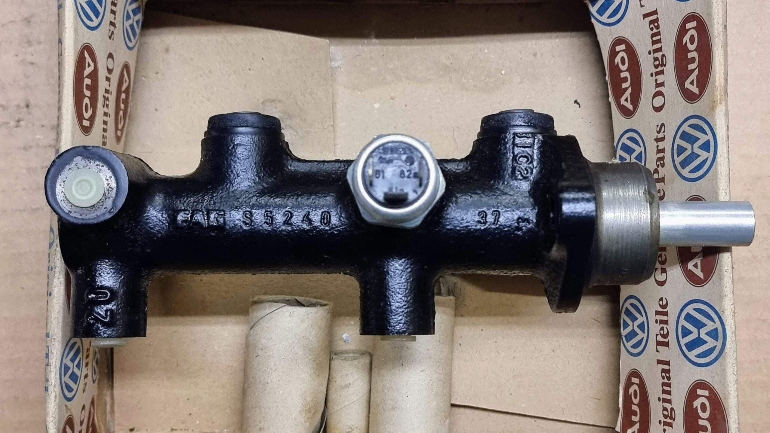 NOS 171611019E Brake master cylinder 20.64mm