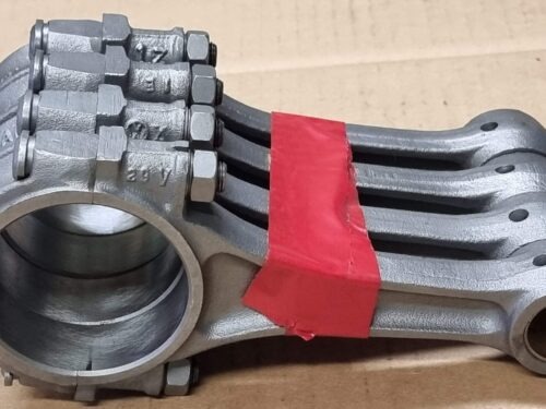 REC 311105401 Connecting rods, set of 4