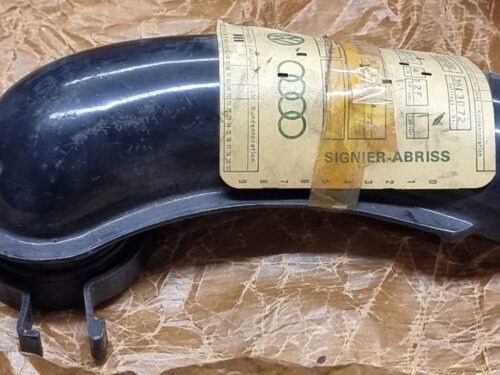 NOS 211129615C Elbow, carburetor