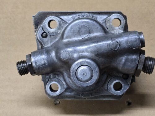 USED 113115101C Dual oil pump