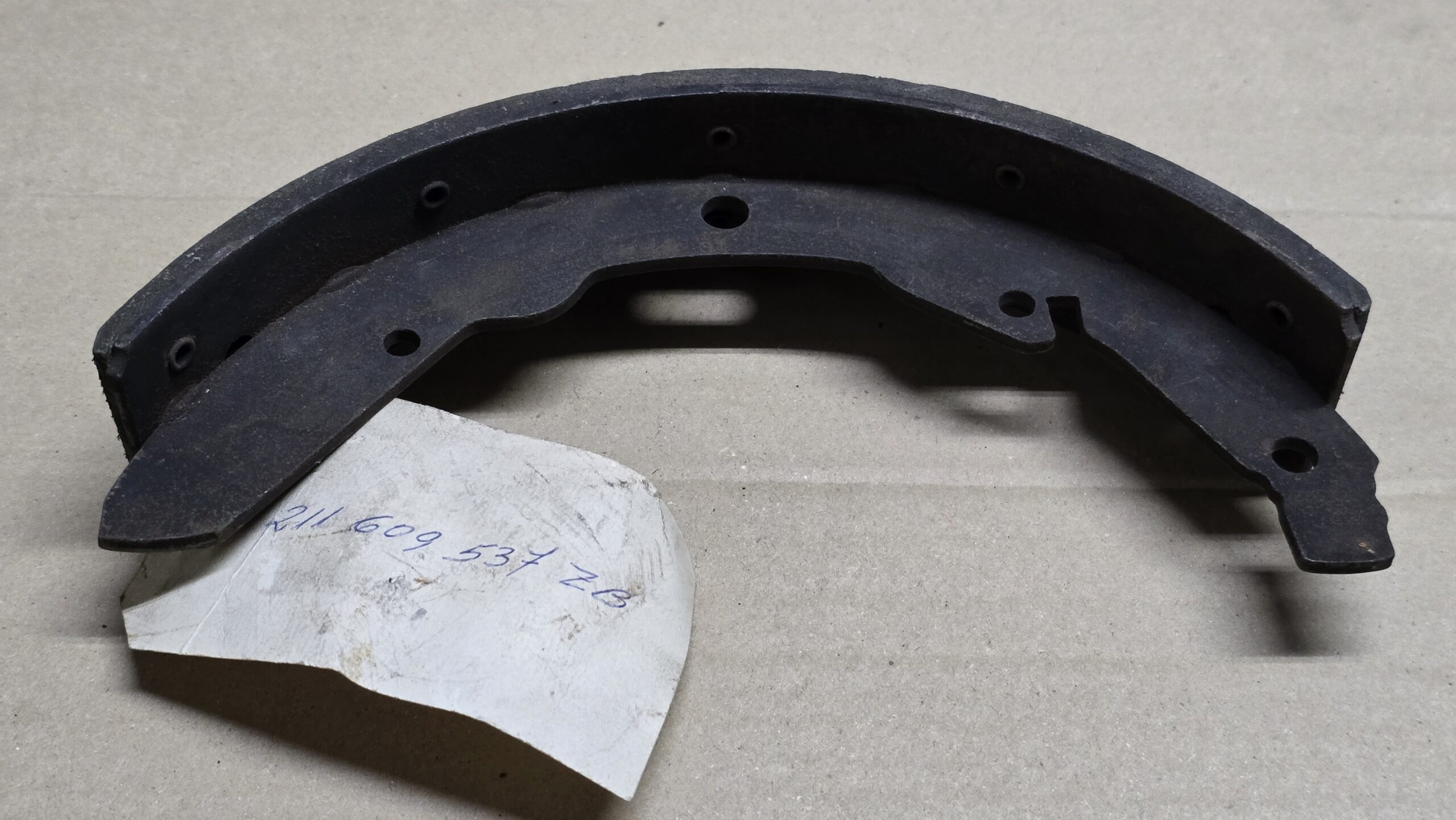 NOS 211609537ZB Brake shoe 45mm, rear