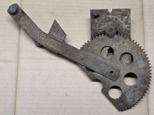 USED 151847272 Winder, drop quarter window, right