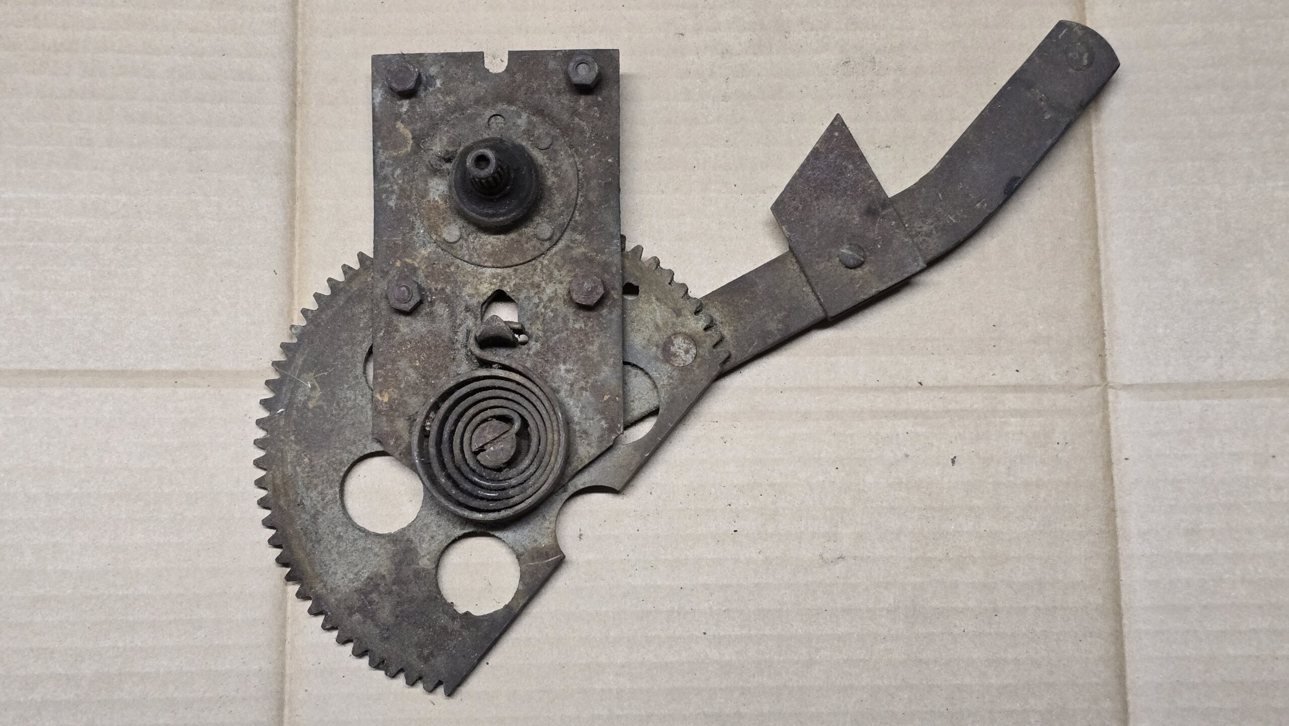 USED 151847272 Winder, drop quarter window, right