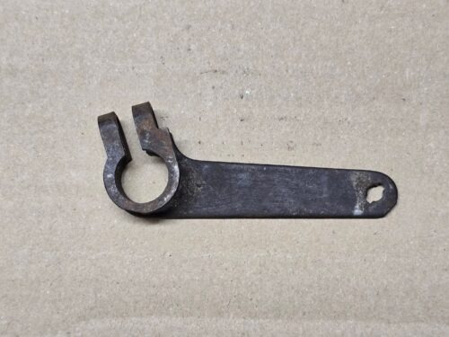 NOS 111119183A Operating lever, shaft