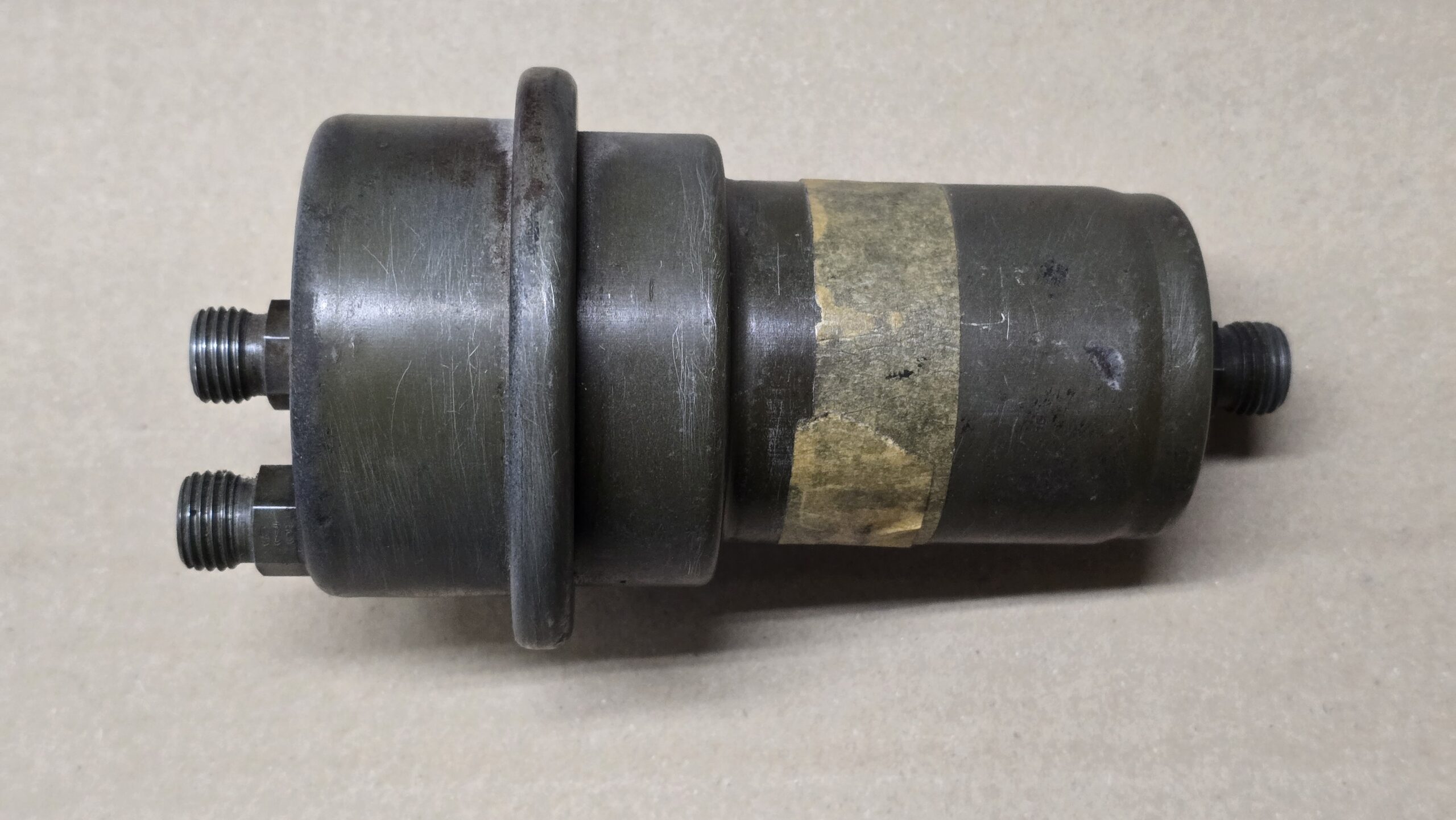 USED 91111019701 Fuel accumulator