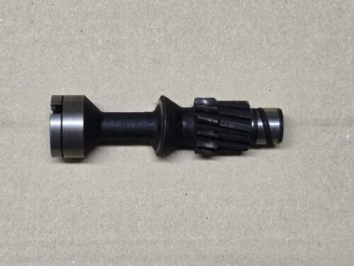 USED 113105231B Pinion, distributor drive