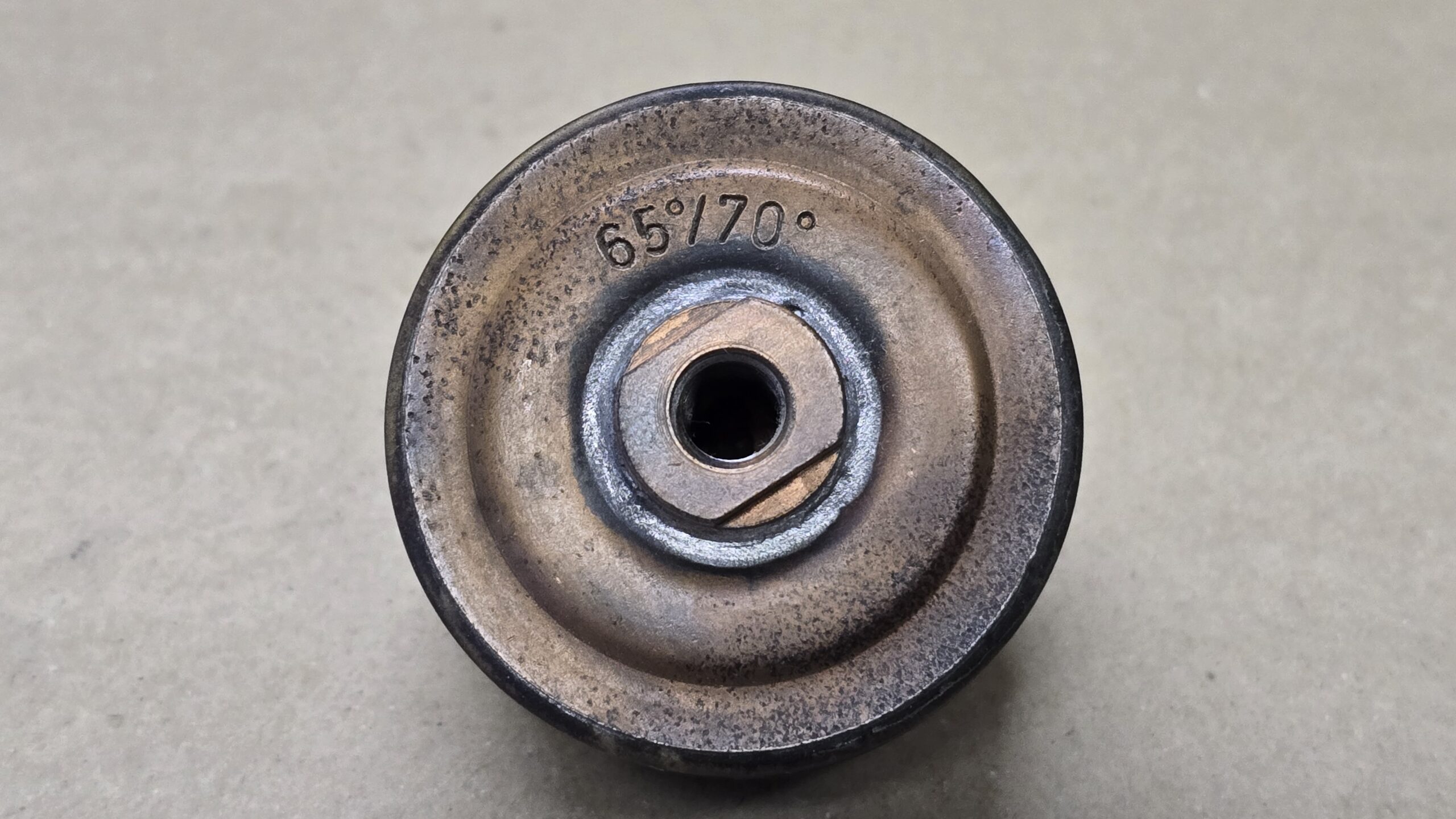 USED 111119159A Thermostat 65/70º