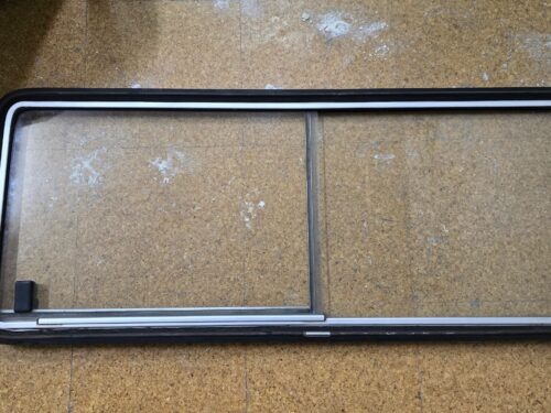 USED 253847711 908 Sliding window, left