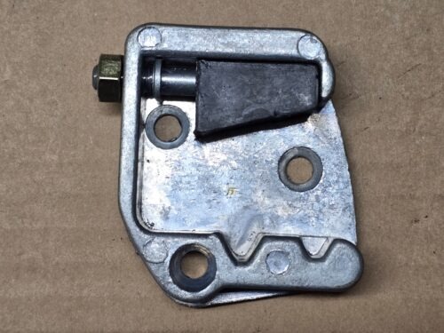 NEW 111837035B Striker plate, door lock, left
