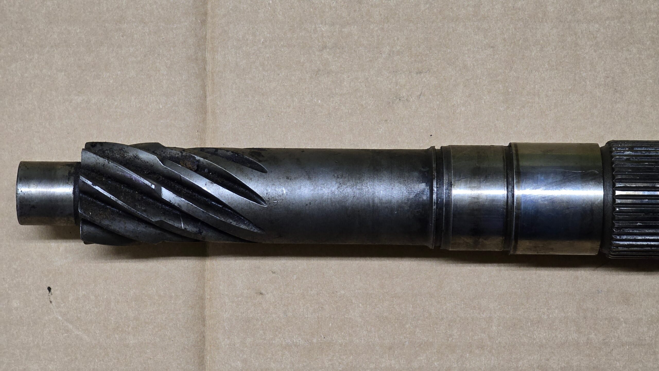 USED 094311101B Input shaft 9/16, front
