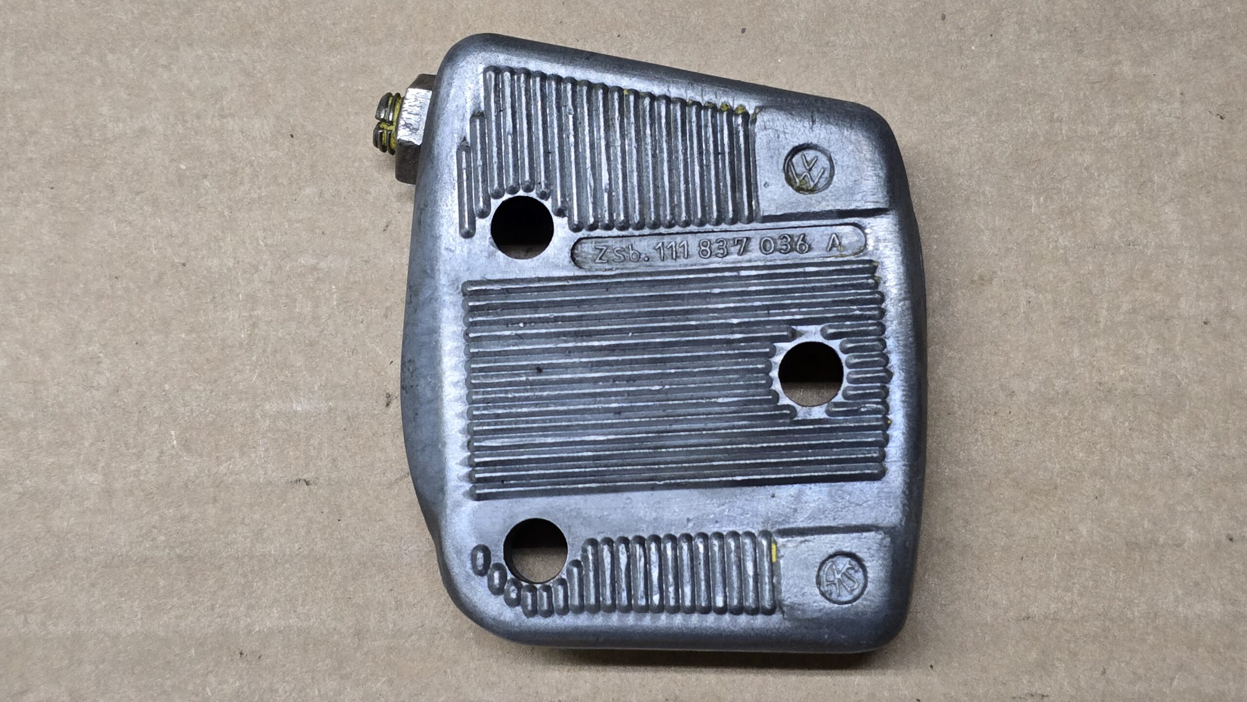 USED 111837036A Striker plate, door lock, right