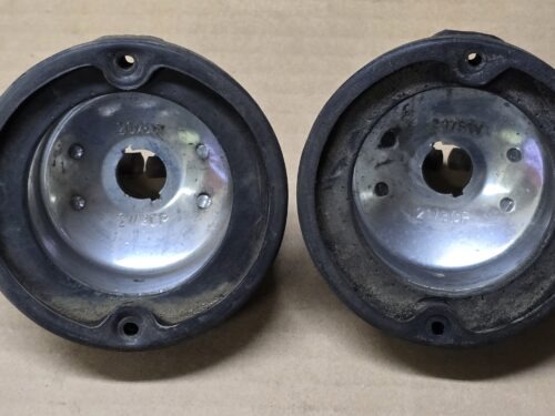 USED 211945237B Bulb holder with dual seal, pair
