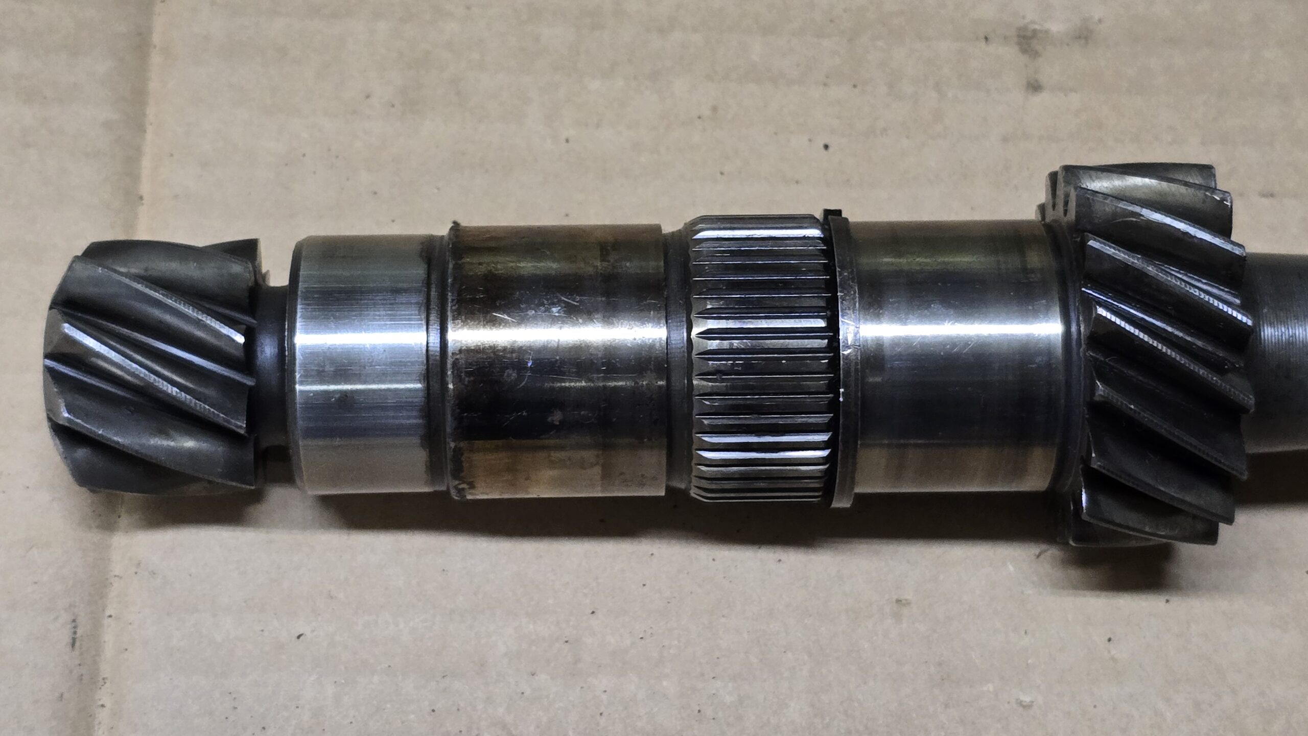 USED 091311101C Main shaft 9/16, front