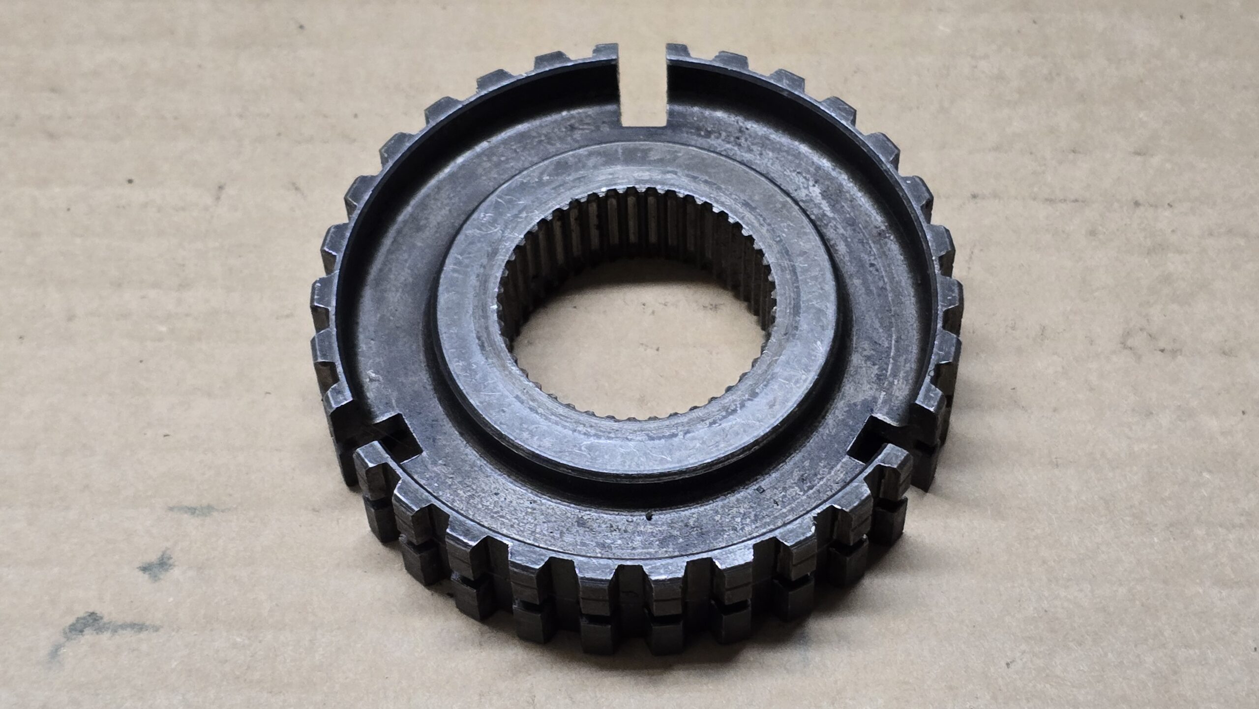 USED 002311309 Synchronizing hub, 3rd and 4th speeds