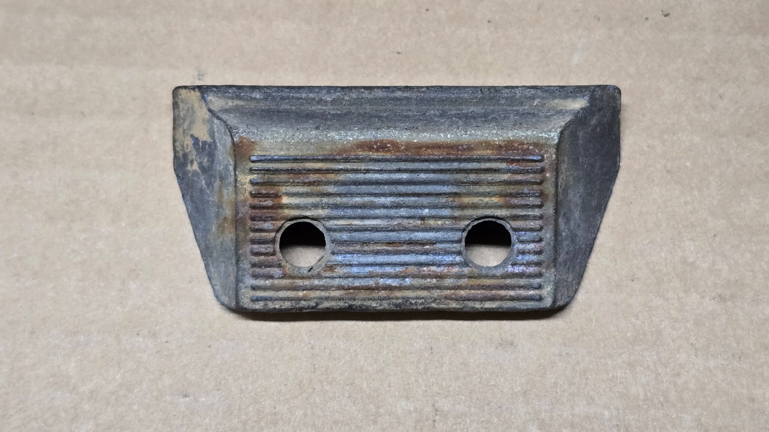 USED 211829221A Striker plate, rear panel lid