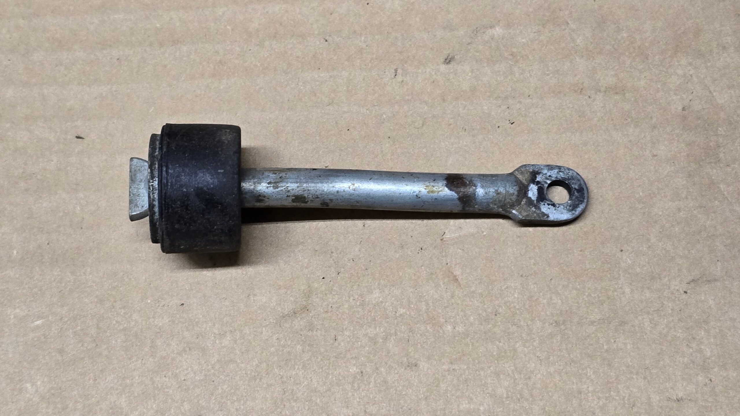 USED 111837251A Check rod, door