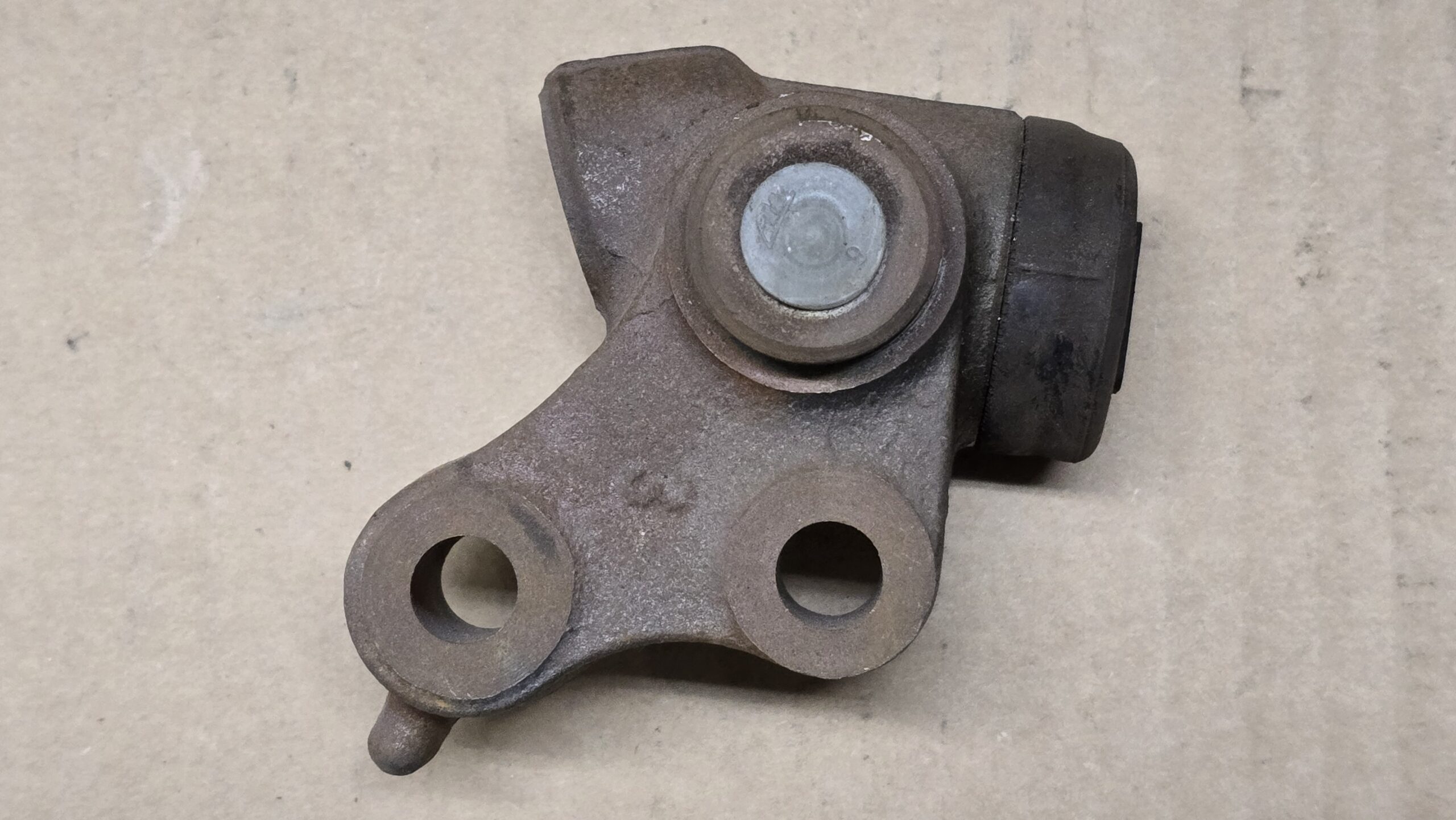 NOS 211611069 Brake cylinder 25.4mm, front, left