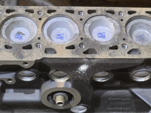 NOS 030103101D Cylinder block with pistons