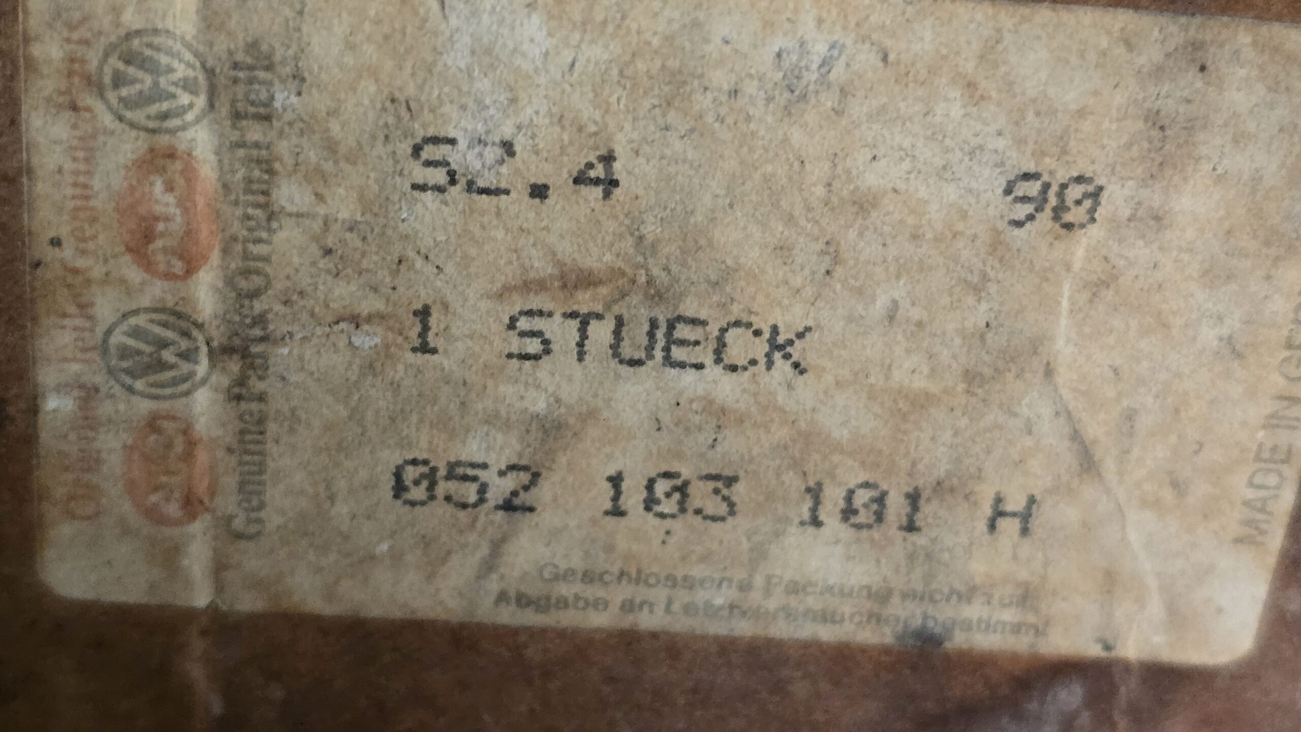 NOS 052103101H Cylinder block with pistons