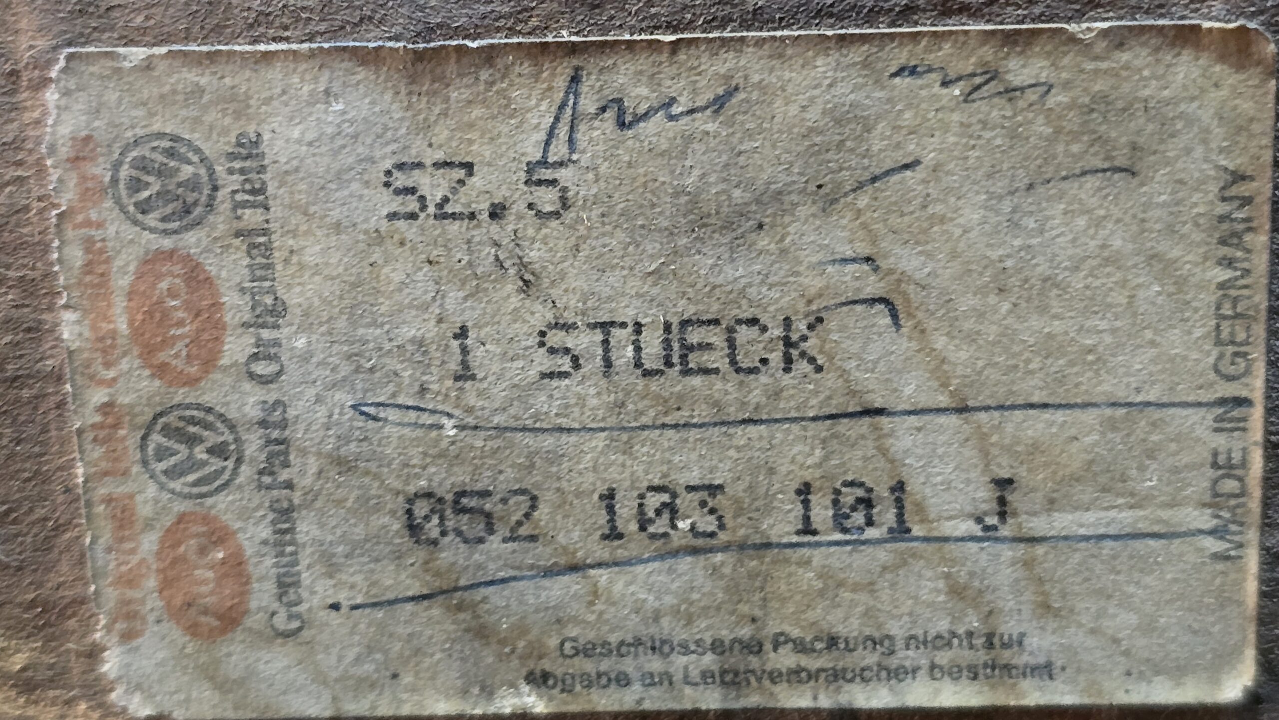 NOS 052103101J Cylinder block with pistons