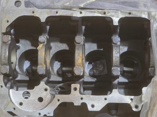NOS 068103101E Cylinder block with pistons