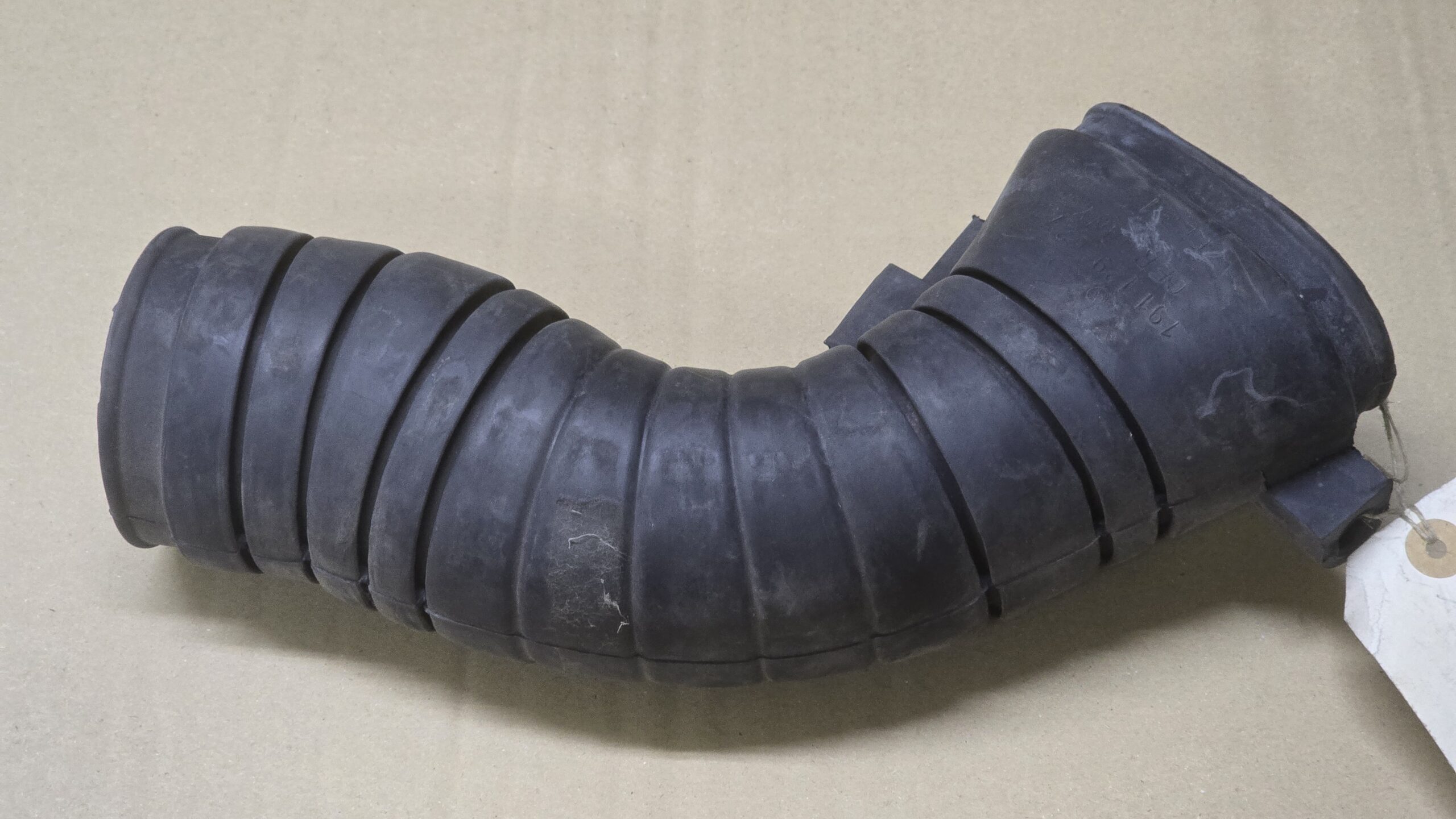 NOS 191129627H Air hose